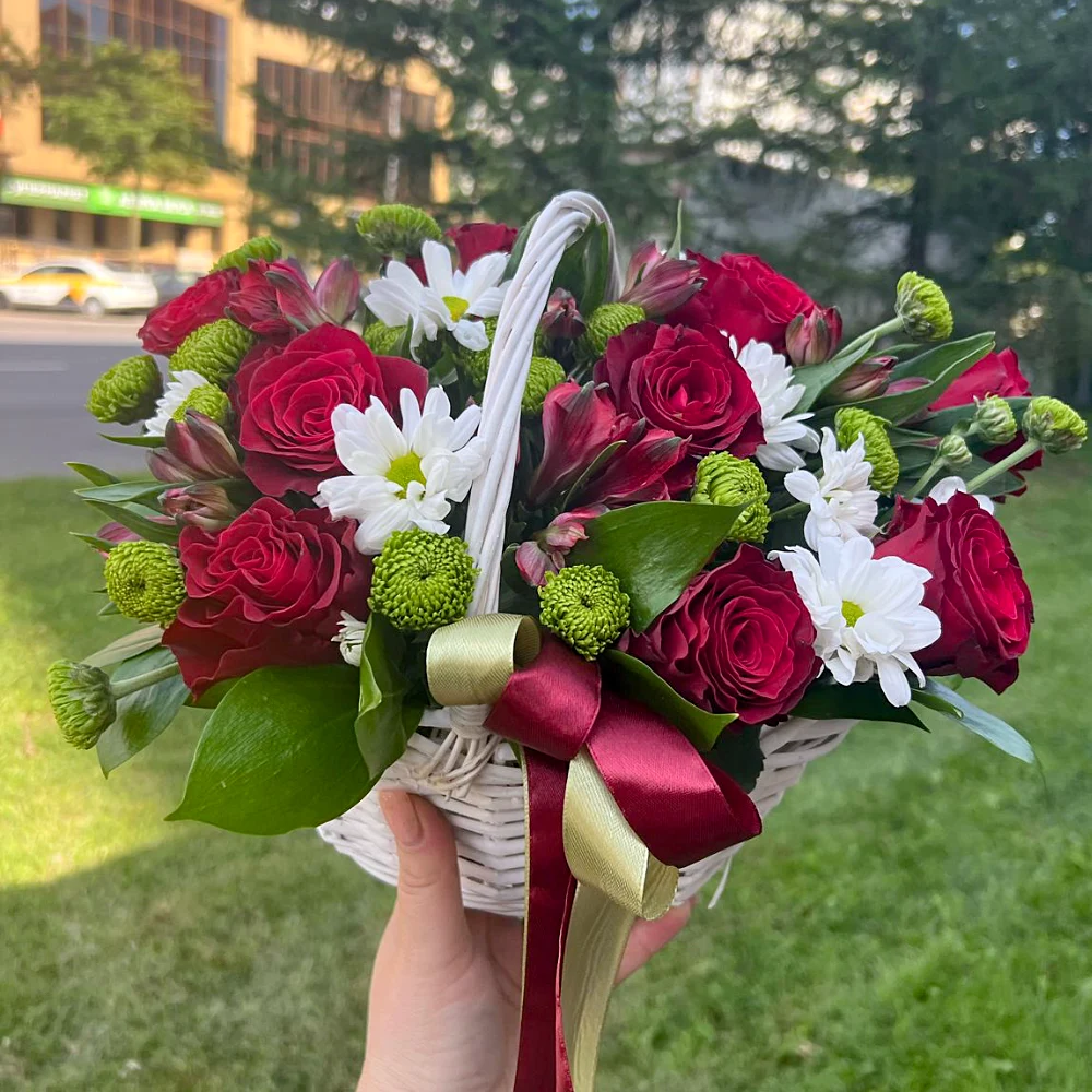 Корзина с цветами